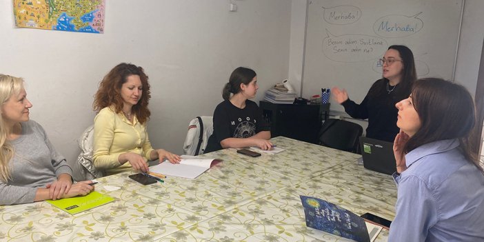 Ukraynalı doktora öğrencisi, vatandaşlarına Türkçe öğretiyor