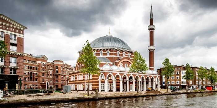 Avrupa'nın ırkçıları Ramazan'da provokasyona hazırlanıyor. Cami önlerinde bakın ne etkinliği düzenleyecekler