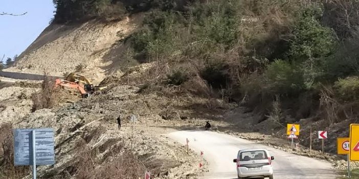 Kastamonu'da iki heyelan: Yollar ulaşıma kapandı