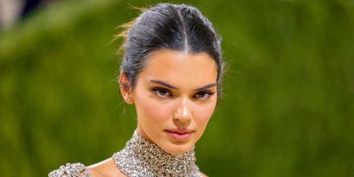 Amerikalı model Kendall Jenner, ayak parmakları konusunda takipçilerini uyardı