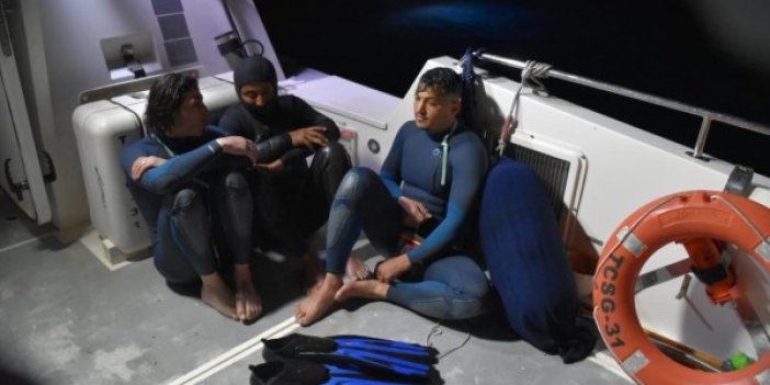 15 mili yüzerek Yunanistan’a kaçmaya çalıştılar
