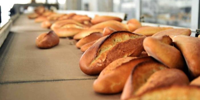 Halk ekmek bir ilçede 1 ay bedava dağıtılacak. Bir hayırsever halk ekmeğin 1 aylık parasını ödedi. Dünyayı iyi insanlar kurtaracak