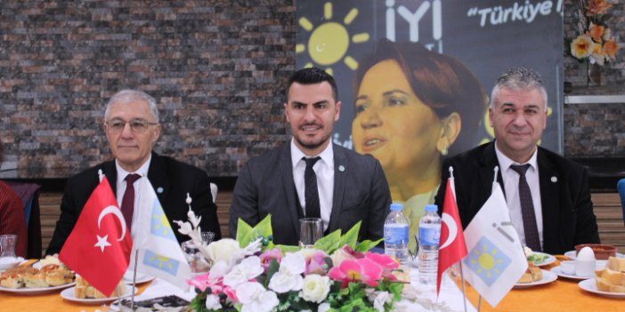 Eski futbolcu Hamza Gezmiş İYİ Parti'ye katıldı