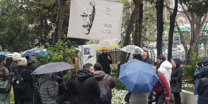 Sadri Alışık’sız 27 sene! Turist Ömer mezarı başında anıldı
