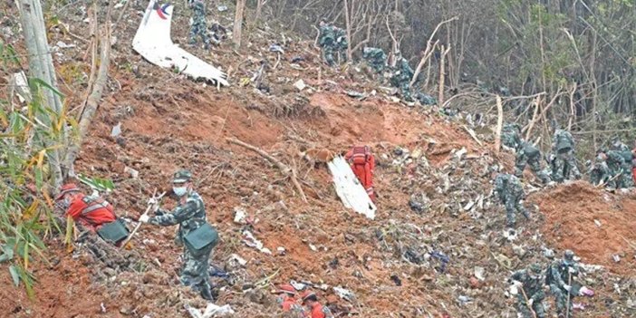 Çin'de 132 yolcu taşırken düşen uçağın pilotuyla ilgili flaş iddia!