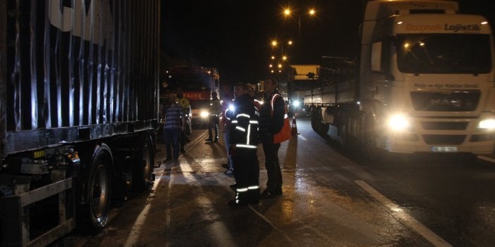 Balatadan çıkan alev önce tırın lastiklerini sonra konteyneri yaktı