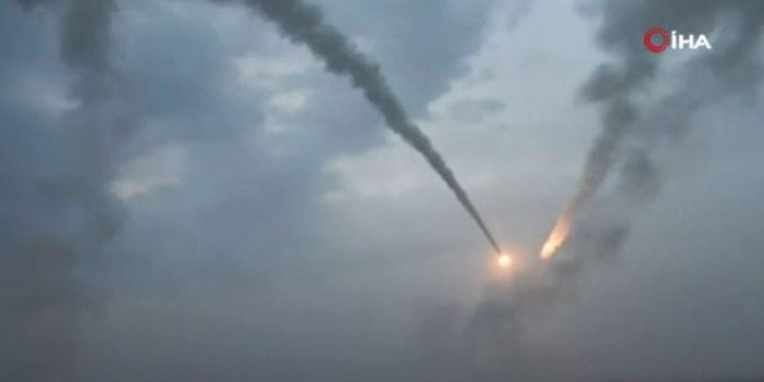 Rusya Ukrayna’yı 2 süpersonik füzeyle vurdu. Karadeniz kıyısından fırlatıldı