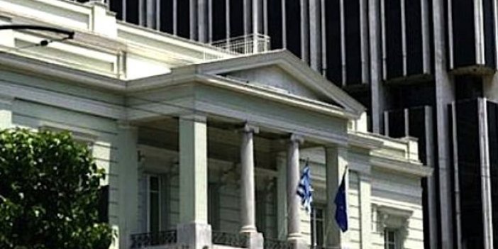 Yunanistan 12 Rus diplomatı "istenmeyen kişi" ilan etti