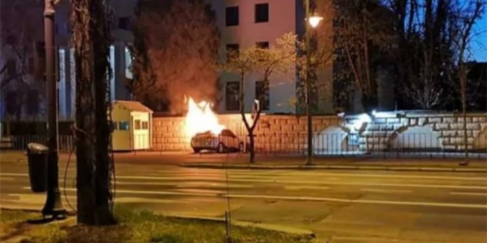 Romanya'da Rusya Büyükelçiliğinin binasına arabasıyla çarptı