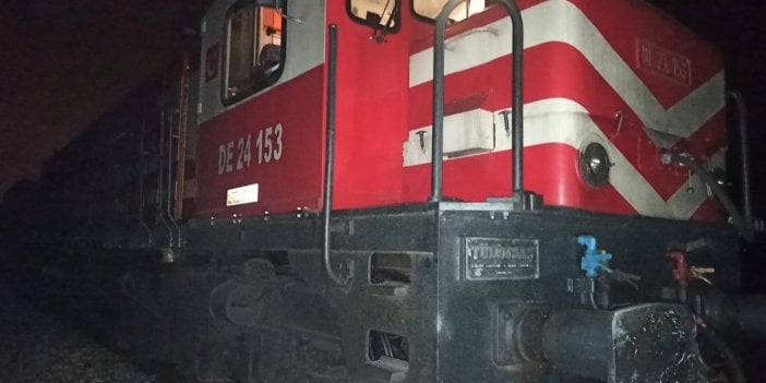 Eskişehir’de yük treni otomobile çarptı