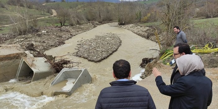 Karabük'te şiddetli sağanak! Menfez köprü çöktü, tarım alanlarını su bastı…