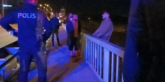 Kız arkadaşıyla tartışıp köprüye çıktı, polislere zor anlar yaşattı