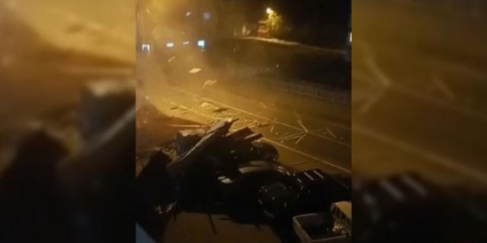 Artvin'de şiddetli rüzgar: Çatılar uçtu, araçlar zarar gördü