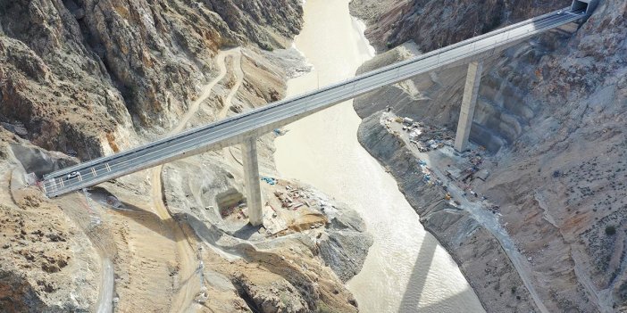 Yusufeli Barajı'nın 39 tünelli yolları tamamlandı