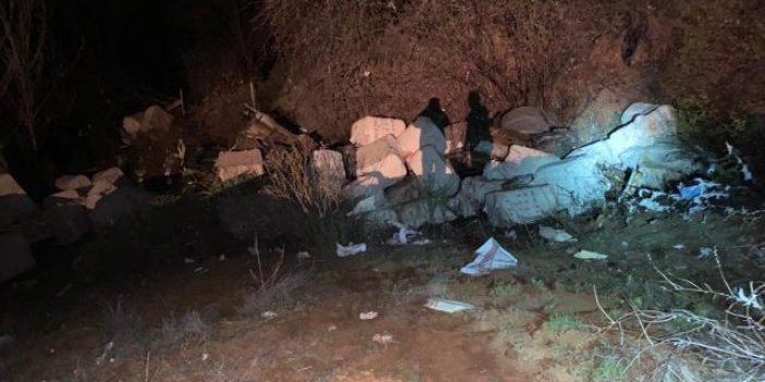 Sivas'ta pamuk yüklü kamyon devrildi: 1 ölü