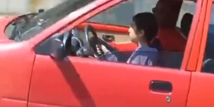 Görenler gözlerine inanamadı: İstanbul trafiğinde çocuk sürücü. O anlar saniye saniye kaydedildi