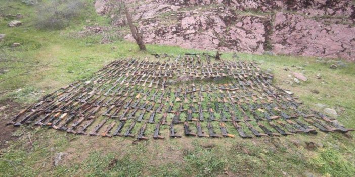 PKK'nın inlerine girildi silahları ele geçirildi 