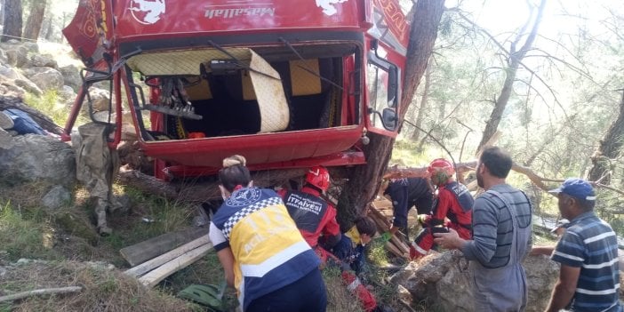 Muğla'da kamyonet şarampole yuvarlandı: 1 ölü, 3 yaralı