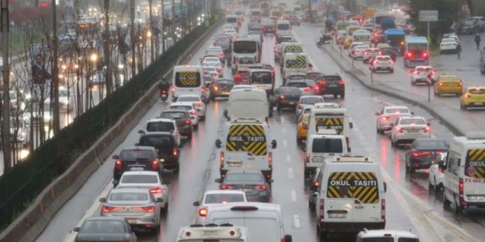 Okullar açıldı, trafik yoğunluğu yüzde 50'yi aştı