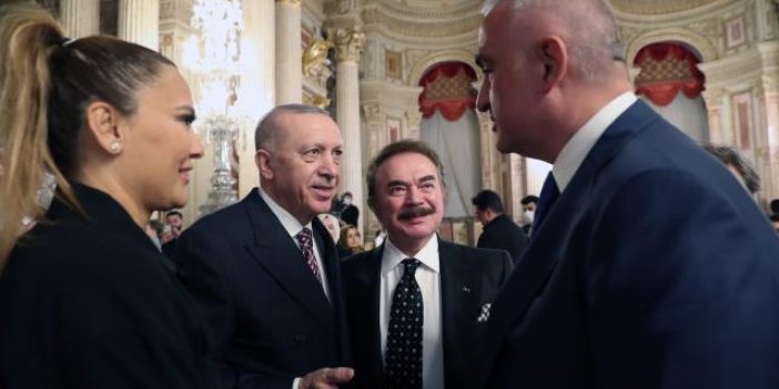 Demet Akalın, iftar yemeğinde Cumhurbaşkanı Erdoğan'dan müzik yasağının kaldırılmasını rica etti