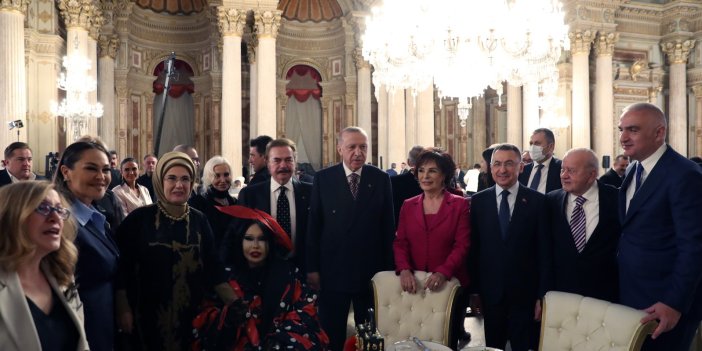 Erdoğan'ın iftarına katılan ünlüler ''En güzel ben överim'' yarışına girdiler
