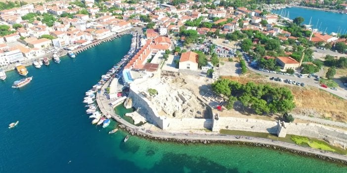 İzmir Foça'da kargir ev ve tarla icradan satılıktır (hisseli satış)