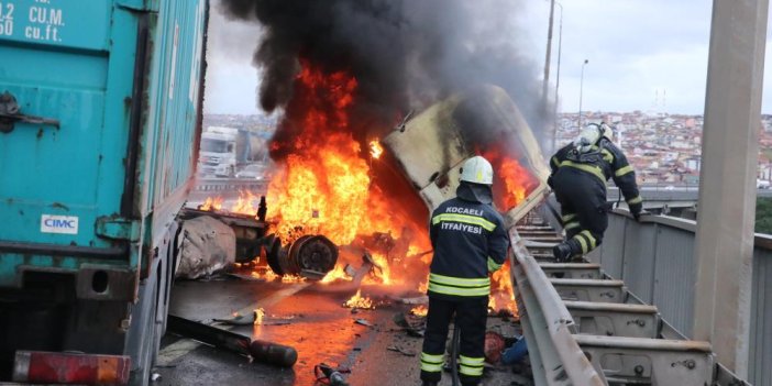 TEM'de kaza sonrası yangın çıktı. İstanbul yönü kapandı
