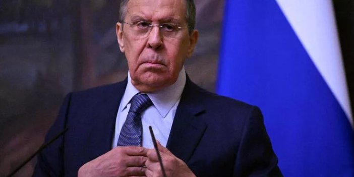 Lavrov’un fotoğrafı gündem oldu: Bir yanda sevgilisi bir yanda eskort