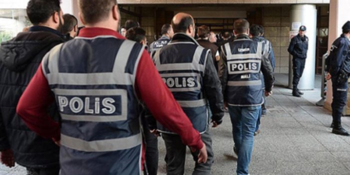 İzmir'de FETÖ operasyonu. 16 kişi tutuklandı