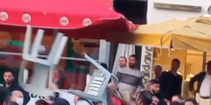 DEVA Partisi'nin iftar programında çıkan kavga kameraya yansıdı. Masa ve sandalyeler havada uçuştu