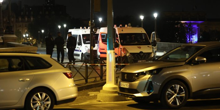 Paris'te polis dur ihtarına uymayan araca ateş açtı. 2 ölü