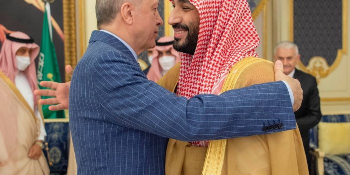 Binalı Yıldırım’ın bakışı Erdoğan'ın eski sağ kolu Turhan Çömez’den kaçmadı