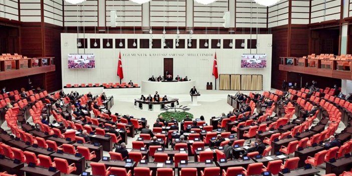 AKP'li vekillerin Meclis'te kaç soru önergesi verdikleri ortaya çıktı. Yata yata maaşlarını aldılar