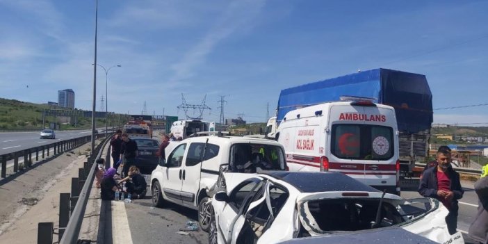 Feci kaza! 6 araç birbirine girdi, 10 kişi yaralandı