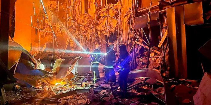 Rusların vurduğu binanın enkazından 44 sivilin cansız bedeni çıktı