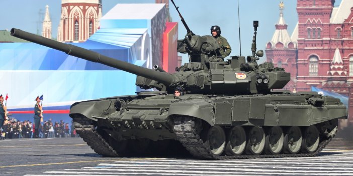Ukrayna ordusu Rus Viladimir T-90 tankını imha etti