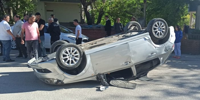 Park halindeki otomobile çarpan araç takla attı