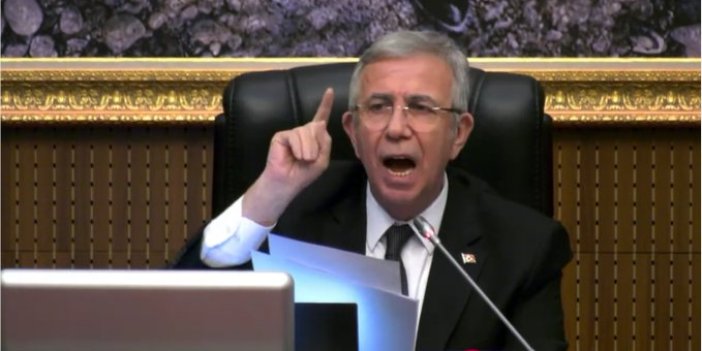 Mansur Yavaş Gökçek dönemindeki yolsuzlukları anlatırken AKP'li Başkan sinirinden masayı yumrukladı