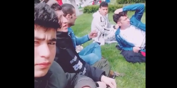 Afganlar grup halinde video çekerken parktaki çocuklarımız kameralarına takılmış. Siz anladınız onu