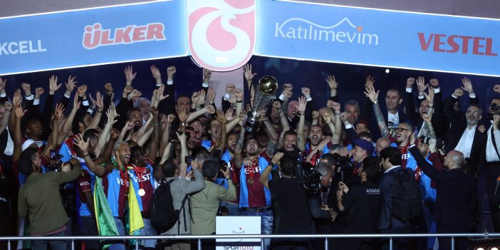 Süper Lig şampiyonu Trabzonspor kupasına kavuştu! İşte o görüntüler...