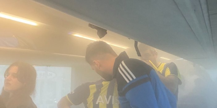 Bir grup Trabzonspor taraftarından çirkin hareket! Fenerbahçelilerin olduğu otobüsün içine yangın tüpü sıktılar