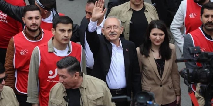 Gençlerle Anıtkabir'e yürüyen Kılıçdaroğlu: Çeteleri de SADAT’ları ezerek yolumuza devam edeceğiz