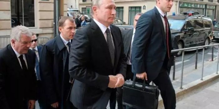 Putin'in yanından ayırmadığı çantasının sırrı ortaya çıktı. Dünyayı her an ateşe atabilir