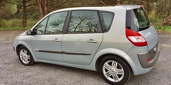 2005 model Renault Scenic icradan satılıktır