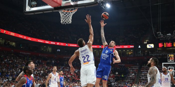 Anadolu Efes üst üste ikinci kez EuroLeague şampiyonu oldu