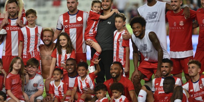 Antalyaspor'un antrenörü Nuri Şahin'den rekor