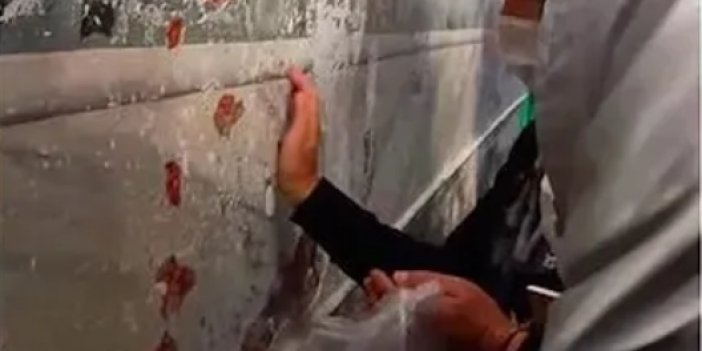 Ayasofya'da skandal iddia: Duvarları kazıyıp poşete doldurdular