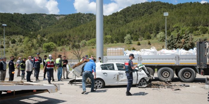 Dinlenme tesisinde feci kaza: 3 ölü, 1 yaralı