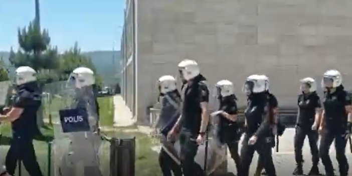 Öğrencilerin TÜGVA protestosuna polis müdahalesi. 11 kişi gözaltına alındı