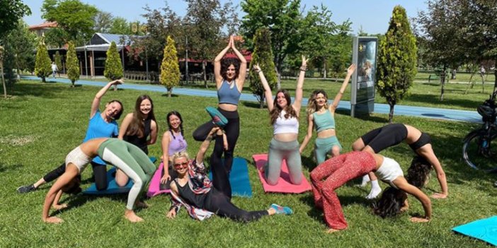 Parkta yoga yapanlar CİMER'e şikayet edildi. Bu da mı yasak oldu